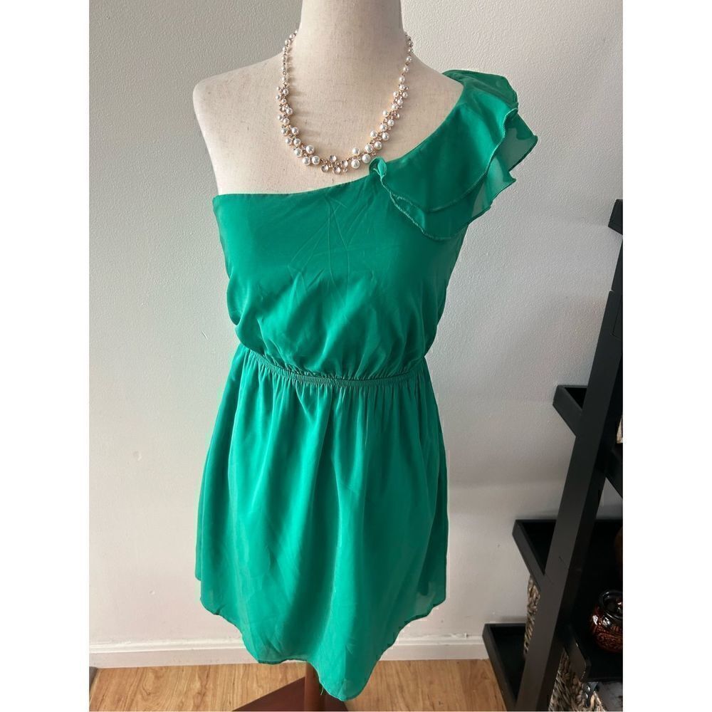Annabella green off the shoulder dress size small